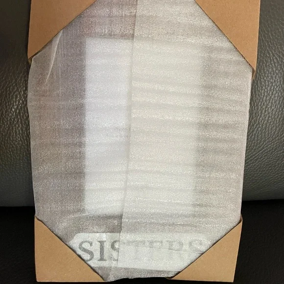 Enesco Rustic Sisters Photo Frame - Picture 8 of 12